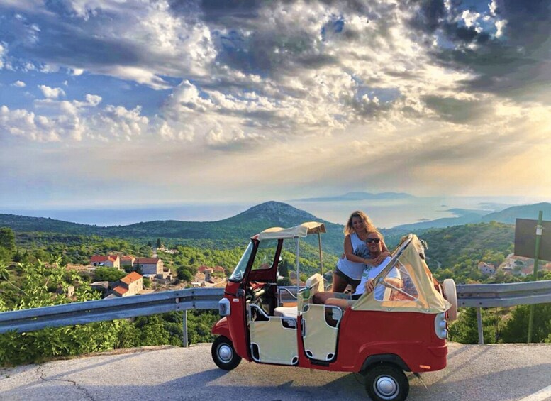 Hvar: Tuk Tuk island tour