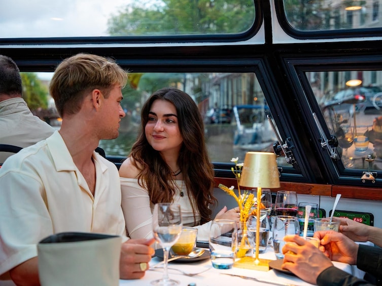 Amsterdam 4-Course Dinner Canal Cruise