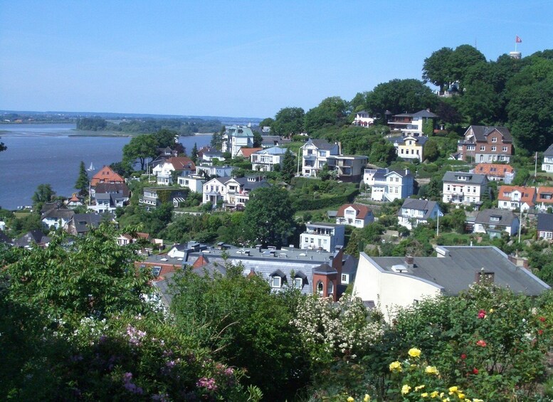 Picture 1 for Activity Hamburg: 2-Hour Blankenese Walking Tour