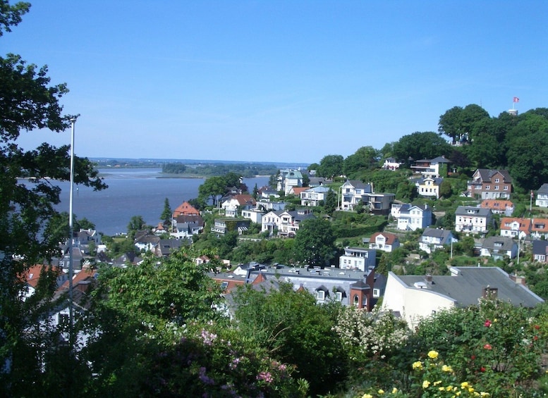 Picture 3 for Activity Hamburg: 2-Hour Blankenese Walking Tour