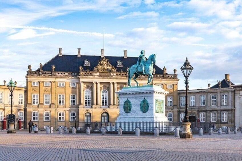 Fast-Track Amalienborg Palace Museum Copenhagen Private Tour