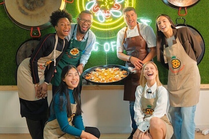 Madrid: Paella & Sangria klasse – Kylling, fisk og skaldyr og veganer mulig...