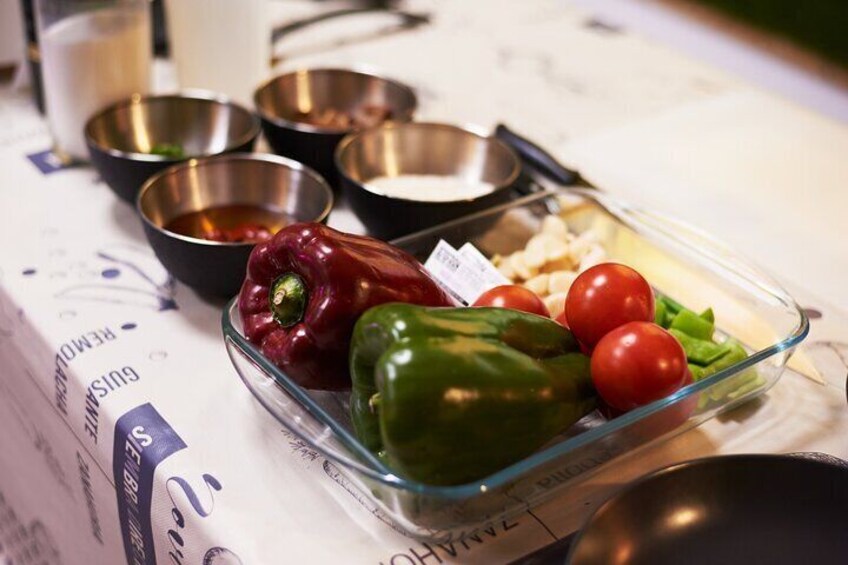 Paella and Sangria Workshop with Tapas Tasting in Madrid
