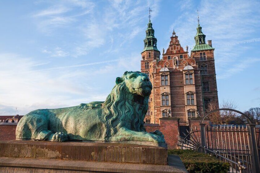 Guided Copenhagen Old Town, Christiansborg, Rosenborg by Car