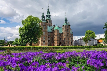 Skip the line Rosenborg Castle and Gardens Copenhagen Tour