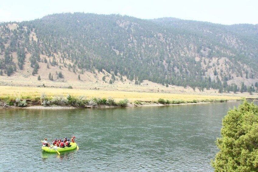 6-mile Western Scenic Raft Float in Yellowstone River
