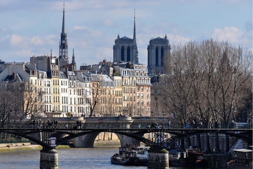 Flexible Seine River Cruise Tickets with Audio Guide in Paris