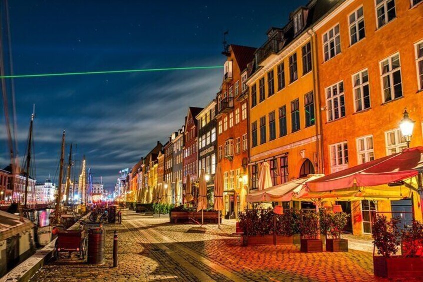 Danish Wine Tasting Tour with Guide in Copenhagen Nyhavn 