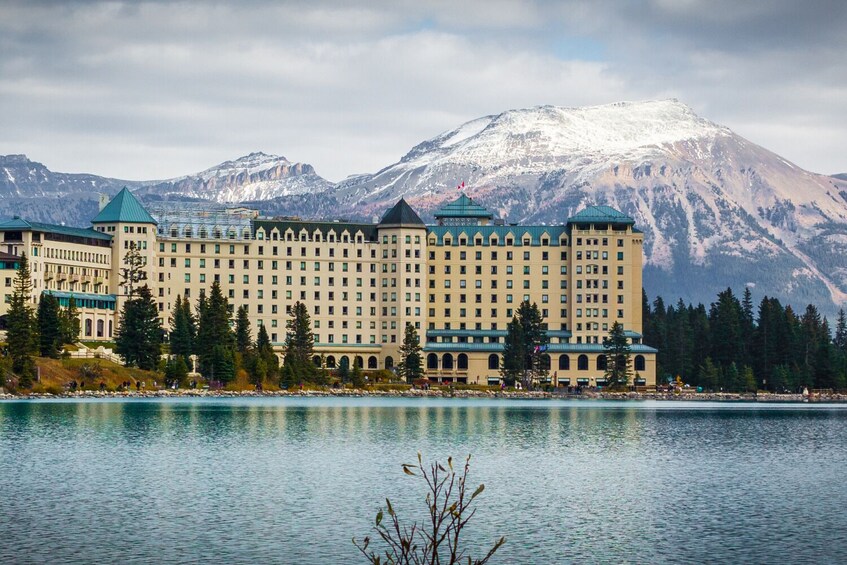 Lake Louise and Moraine Self-Guided Driving Audio Tour