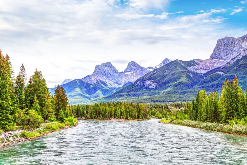 Lake Louise and Moraine Self-Guided Driving Audio Tour