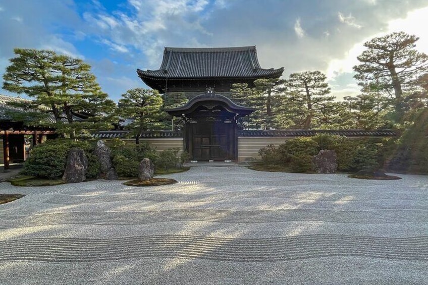 Kiyomizu Temple and Backstreets of Gion, Half Day Private Tour