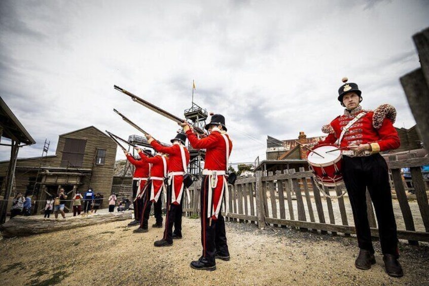 Sovereign Hill Eureka Centre and Melbourne Skydeck Bus Tour 