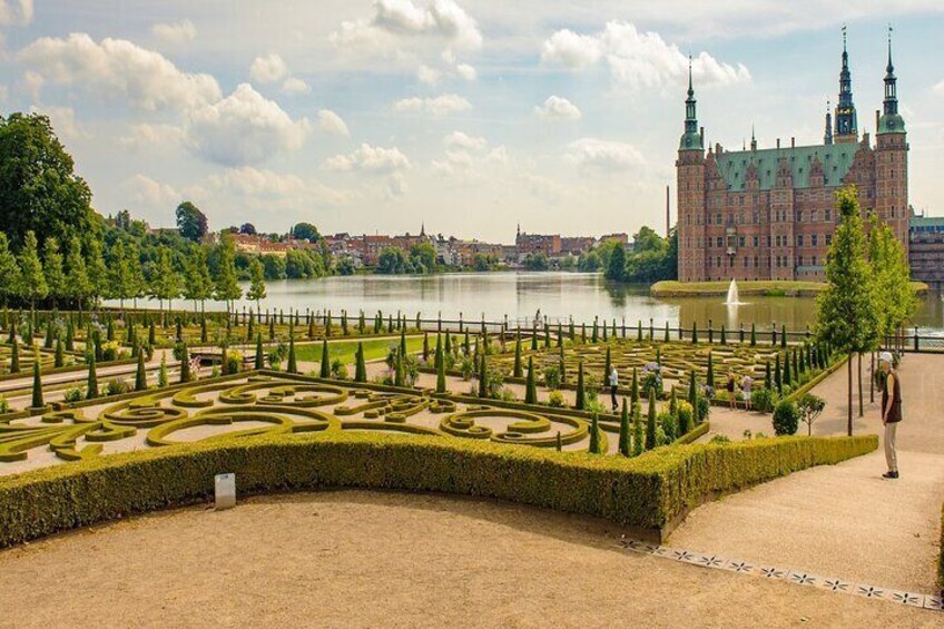 Copenhagen Day Trip: Kronborg & Frederiksborg Castle by Car