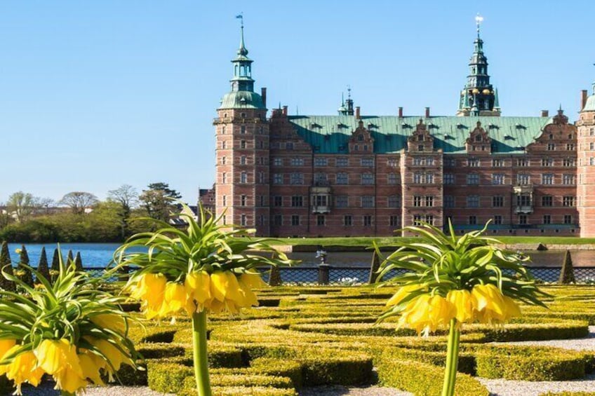 Copenhagen Day Trip: Kronborg & Frederiksborg Castle by Car