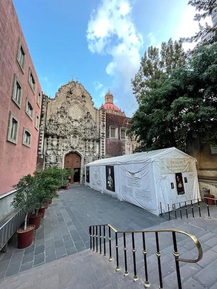 Picture 8 for Activity Mexico City: History, Architecture, & Muralism Walking Tour