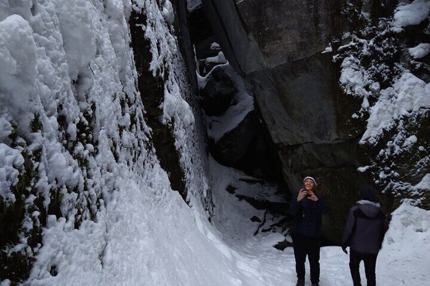 Private Singhampton Caves Snowshoe/Crampons, Collingwood/Blue Mtn