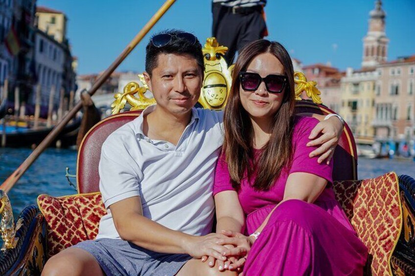 Private Photoshoot on Personal Gondola in Venice