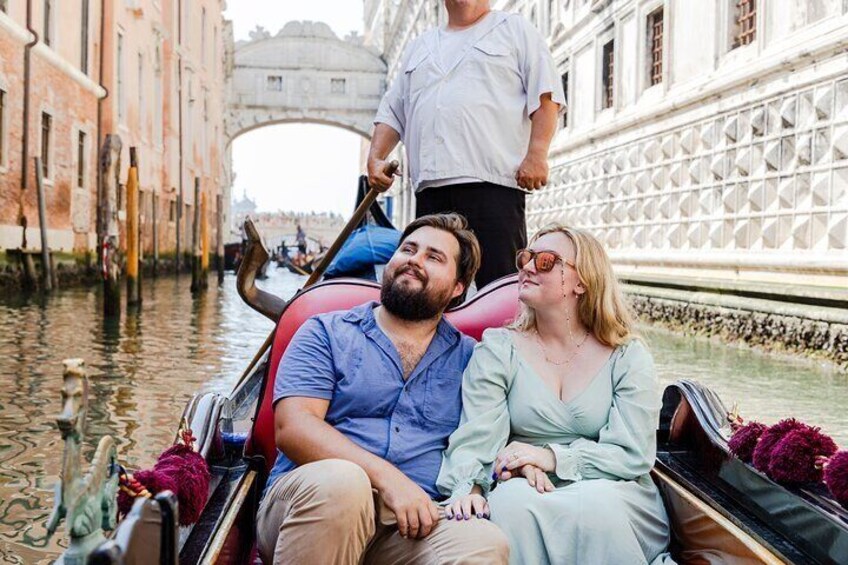 Private Photoshoot on Personal Gondola in Venice