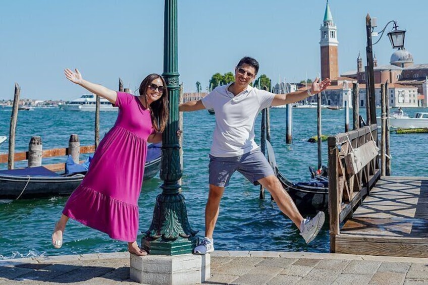Private Photoshoot on Personal Gondola in Venice