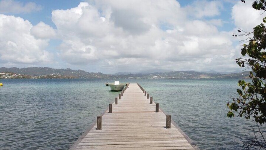 The white seabed of Islet Madame