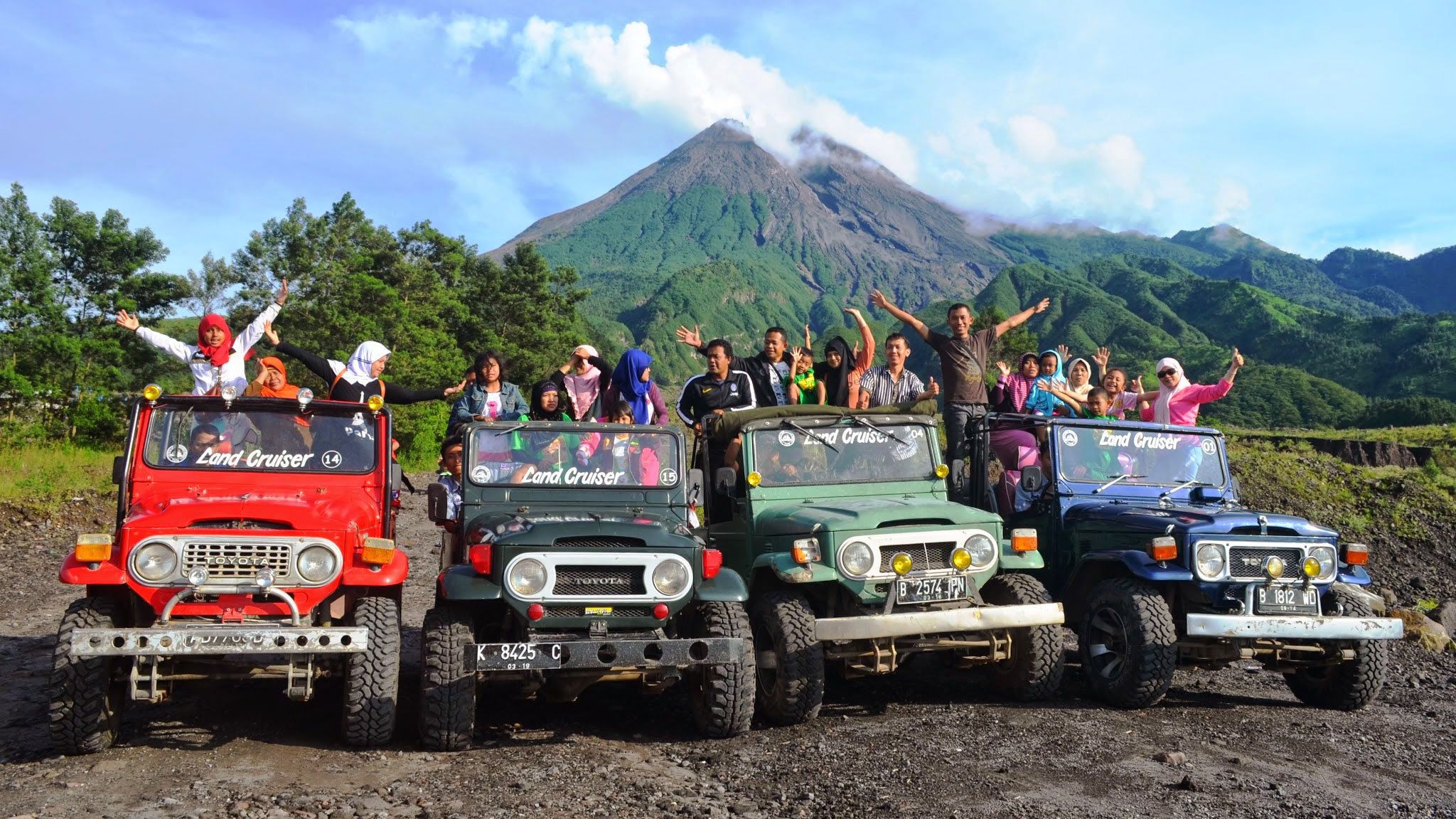 FullDay Jeep Tour to Merapi Volcano & Pindul Cave