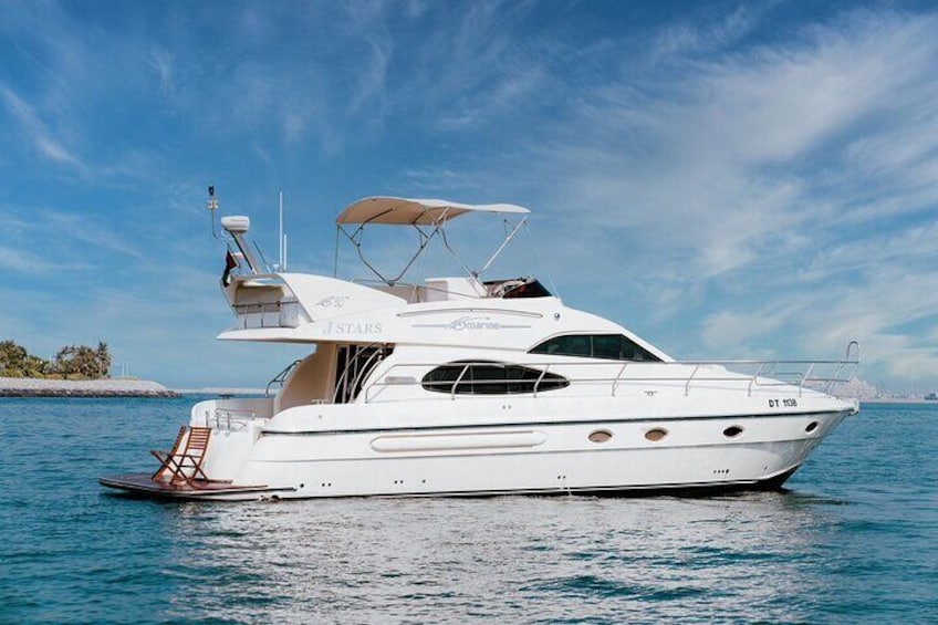 2 Hours Dubai Marina 50ft Private Luxury Yacht Sightseeing Tour