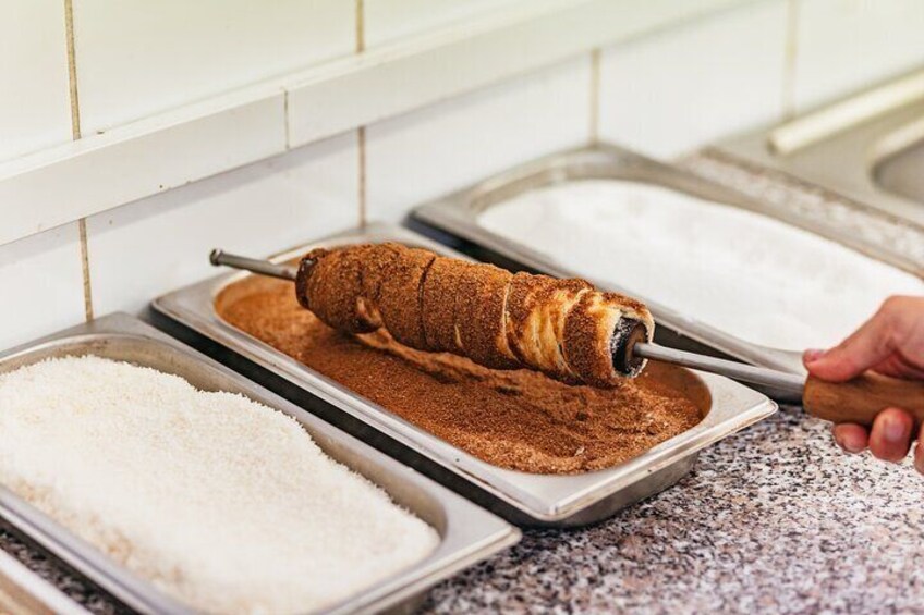 Chimney Cake Workshop Budapest Downtown - Kürtőskalács Class