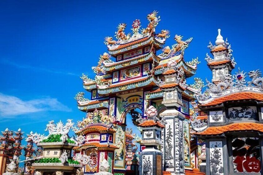 From Hue: sightseeing transfer to Hoi An with An Bang Cemetery