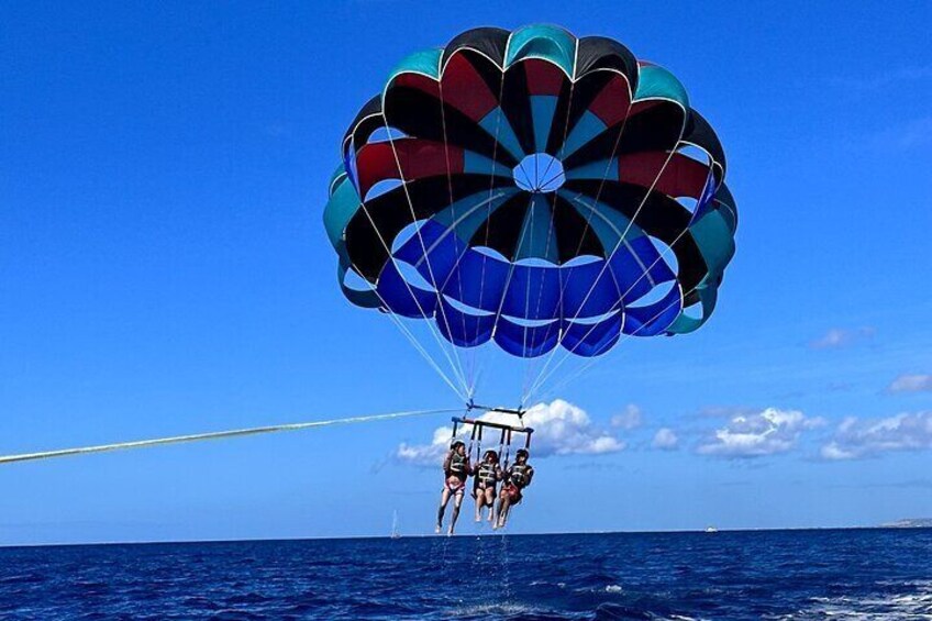 1 Hour Guided Parasailing Experience in Waikiki Hawaii 