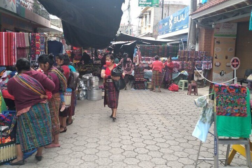 Market in Tecpán.