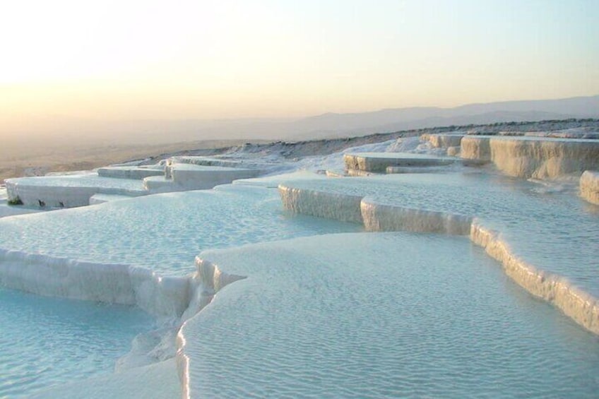 Pamukkalea and Salda Lake Tour with Breakfast-Lunch-Dinner