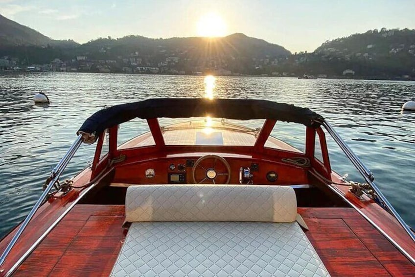 3 Hours Private Tour on a Wooden Boat Como Bellagio 10 pax
