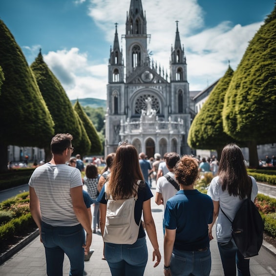 Lourdes : Guided Walking Tour in the Sanctuary