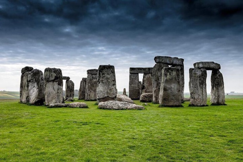 Stonehenge and Avebury Tor's Tour