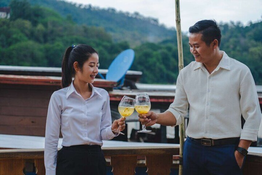 Sunset Cruise in Luang Prabang with Live Performance