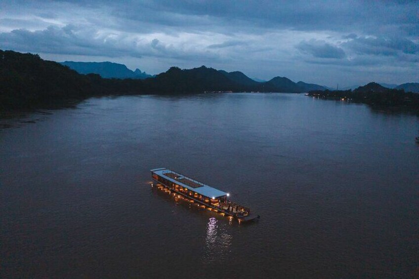 Sunset Cruise in Luang Prabang with Live Performance