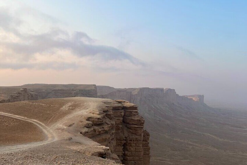 Edge of the World and Huraymila National Park Guided Tour