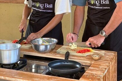 Authentic Balinese Full Day Cooking Class with Tanah Lot Temple