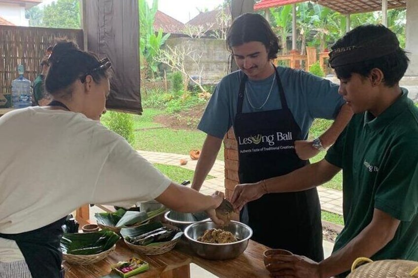 Authentic Balinese Full Day Cooking Class with Tanah Lot Temple