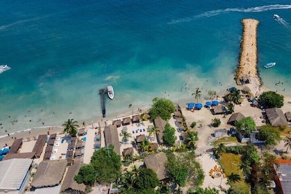 Beach front disconnection (yoga, meditation & massage included.)