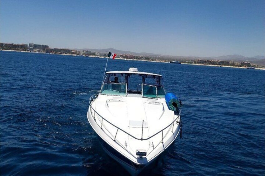 Private 3-Hour Luxury Yacht Tour in Cabo