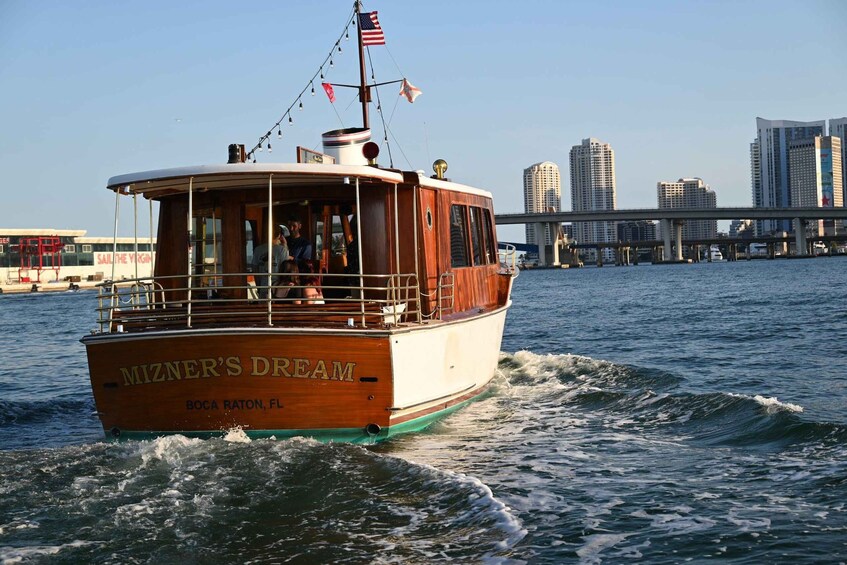 Miami: Miami Skyline Vintage Yacht Cruise,