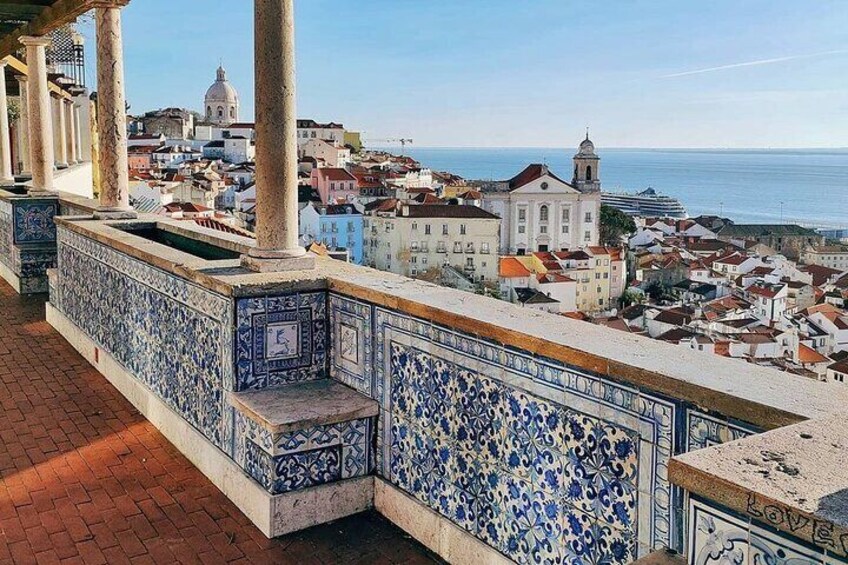 2 Hour The Narrow Streets of Alfama Private Guided Tour