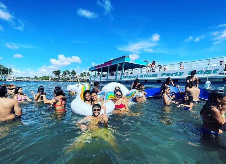 Ft. Lauderdale: Party Boat Tour to the Sandbar with Tunes