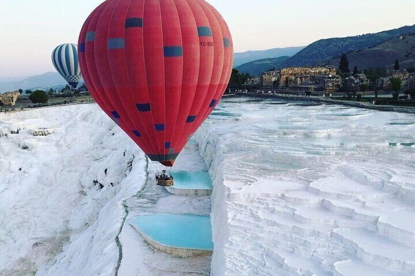 Pamukkale Hot Air Balloon Ride Certificate and 2 Meals in Antalya