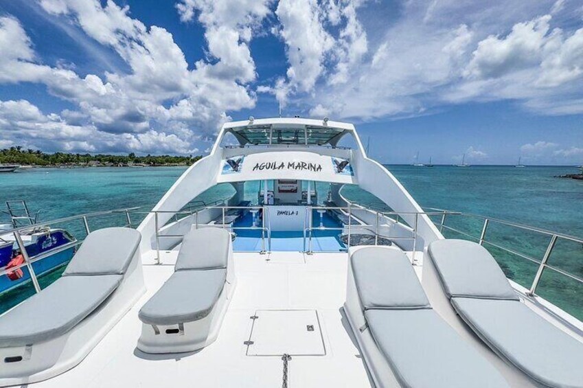 Shared party boat cruise & Snorkel in wonderful time in Paradise