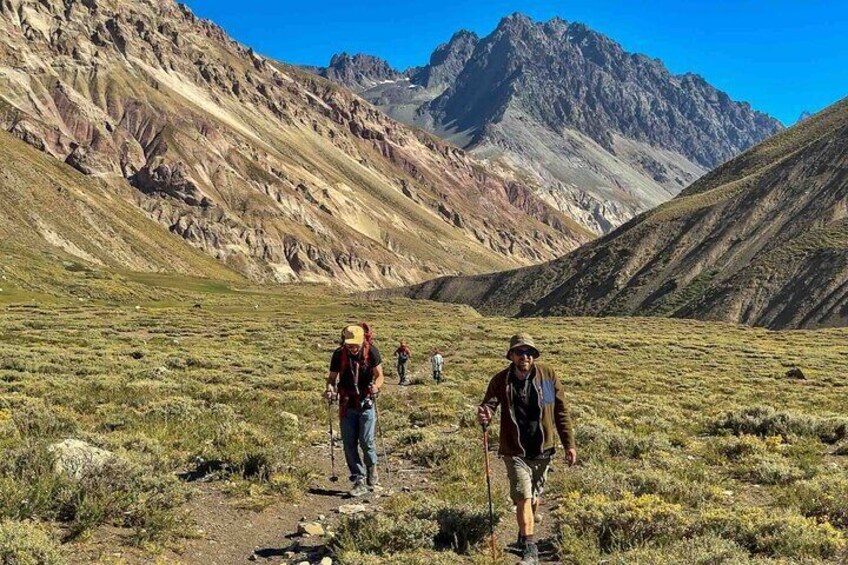 Maipo Mountain Valley: Scenic Full-Day Adventure from Santiago