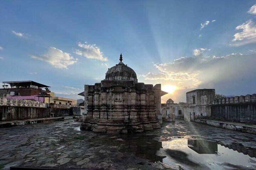 Evening Walking tour with Fire Ceremony by The Pushkar Route 