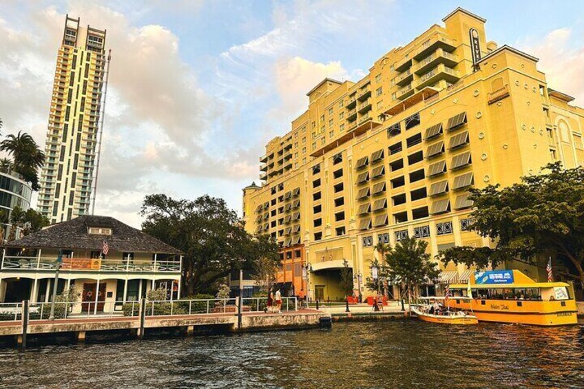 Sunset Boat Tour Through Fort Lauderdale