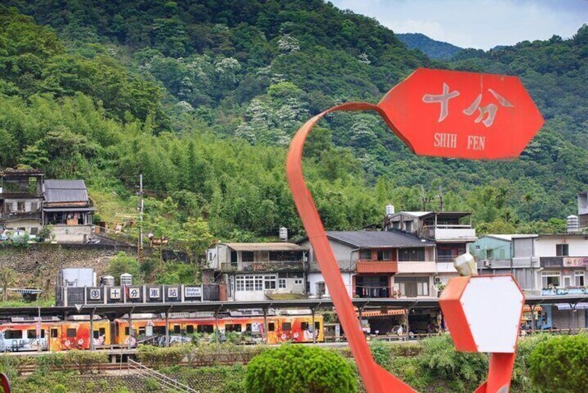 [Private] Jiufen Village & Shifen Town from Taipei with Pickup